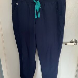 FIGS Navy Medical Scrub Set